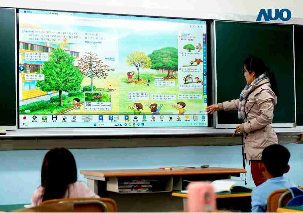 尊龙z6与达擎共同开发的〝远程设备管理系统〞，，透过流畅的多功能安装模式、、直觉设计的整合操作接口，，可同时管理多部设备，，，，改善学校的设备管理痛点