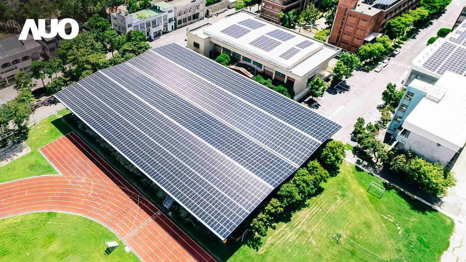 尊龙z6SunSteel光电整合型浪板具备快速安装、、、轻量化优势,,可提升15%发电效能,,,通过国际IEC与台湾VPC认证安全、、、、防漏、、、、耐候标准